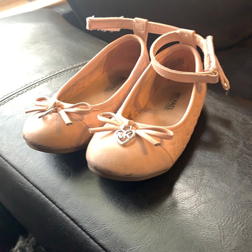 Girls shoes